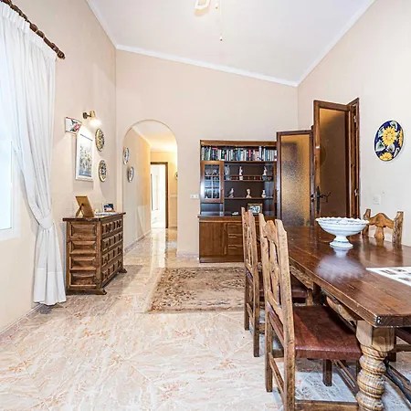 Casa Laybac Вілла