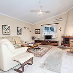 Casa Laybac Villa *